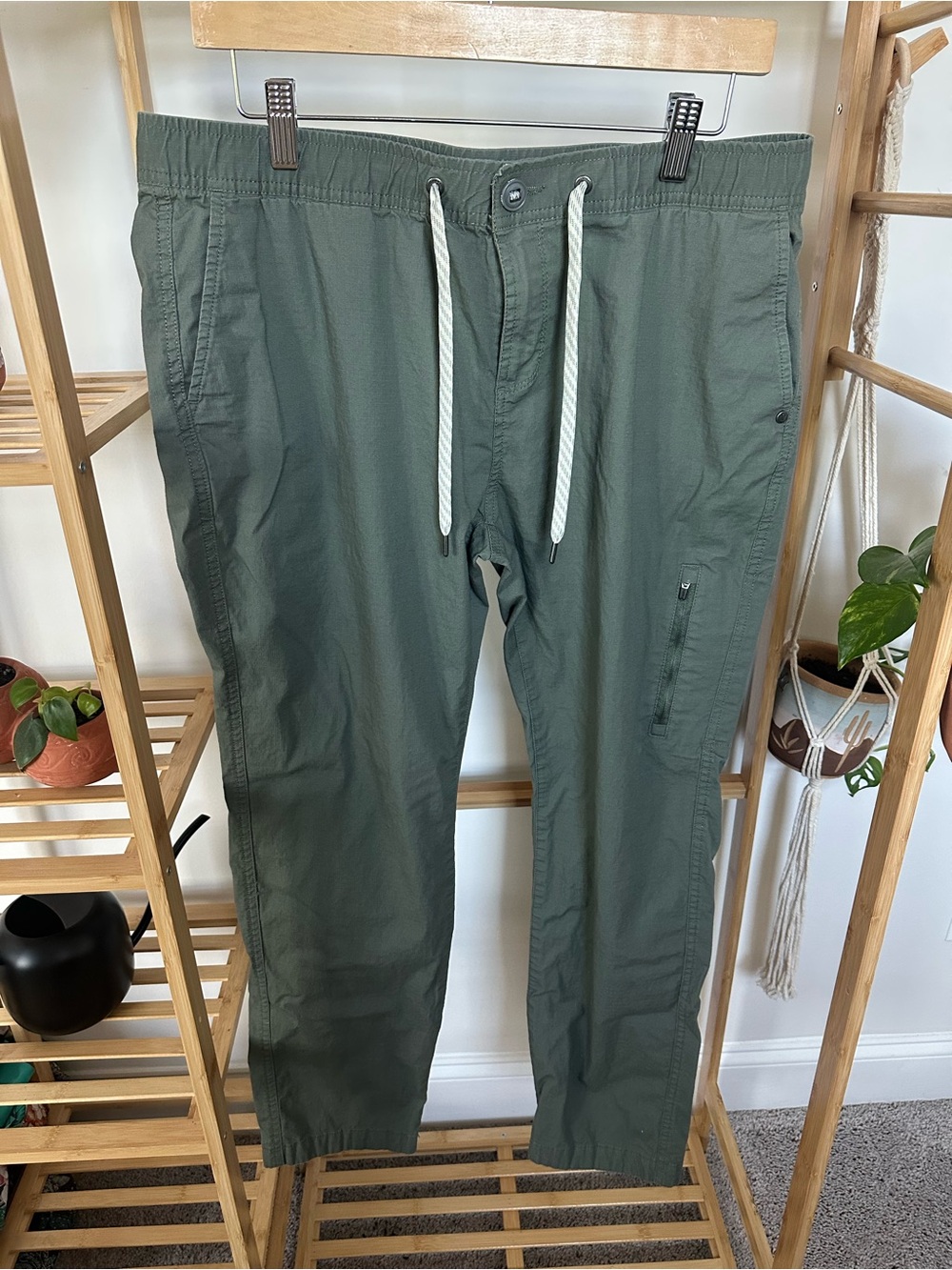 Vuori Ripstop Women’s Pants - Picture 2 of 6
